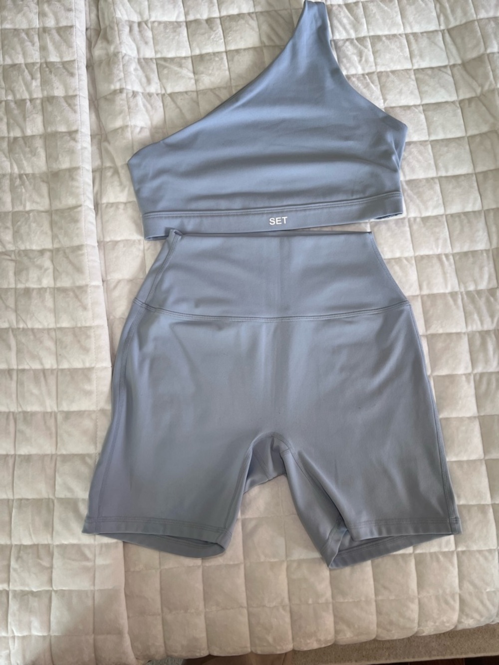 SET Active Light blue Two-Piece Workout Set size medium